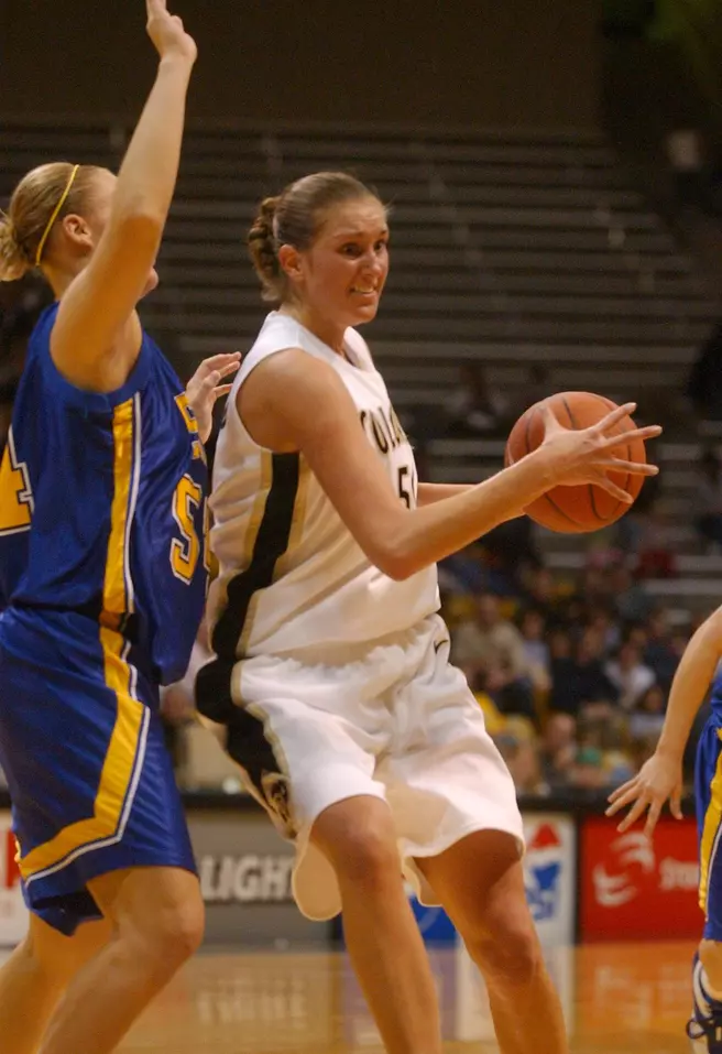 BUFFS LOOK TO EXTEND WIN STREAK TONIGHT AGAINST SYRACUSE