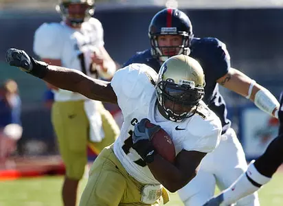 Colorado fullback Lawrence Vickers (17)