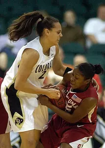 Oklahoma's Dionnah Jackson (35) fights