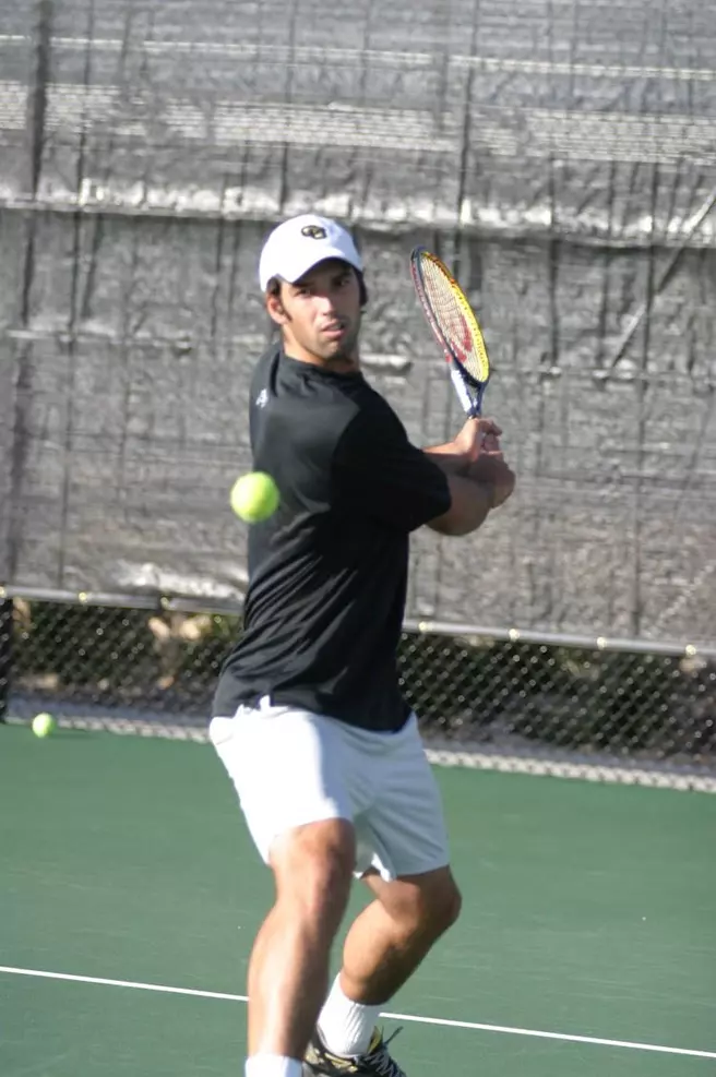 MEN?S TENNIS FALLS SHORT AT No. 16 VIRGINIA, 5-2