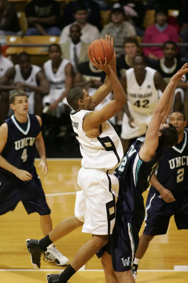 MBB Hosts Mercer Thursday at Events Center