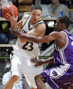 MBB Drops Nail-Bitter To Kansas State, 84-82