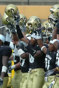 team helmets up