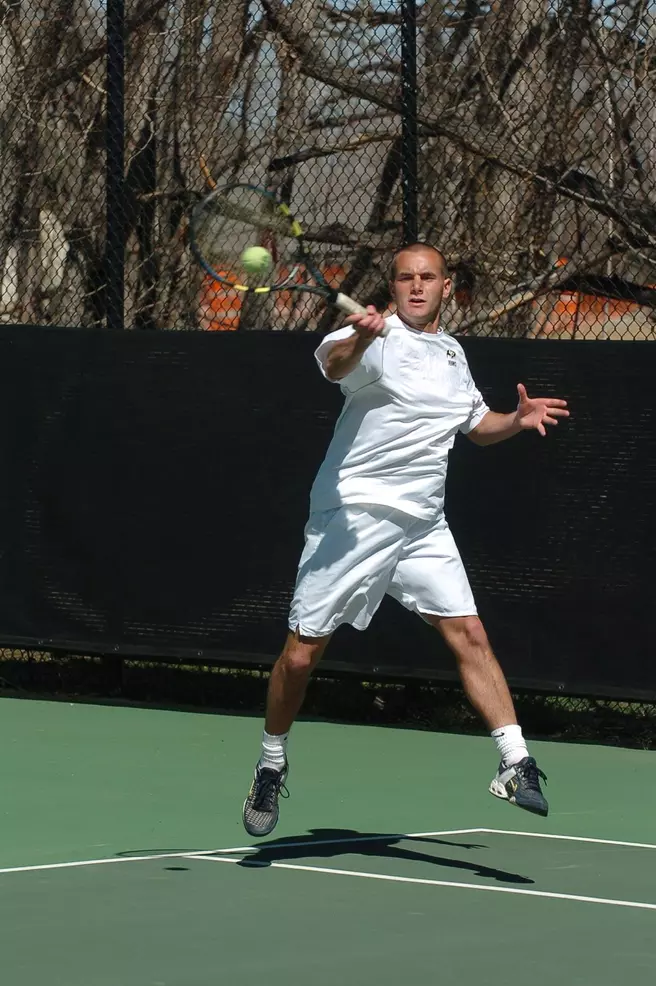 Men?s Tennis Holds Off No. 6 Seed Texas Tech, 4-3