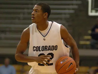 Men?s Basketball Defeats Regis, 64-42