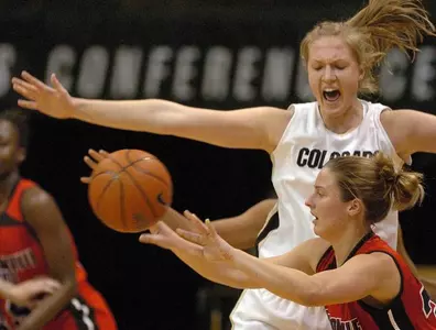 Putnina's 20 Gives Buffs 9th Straight