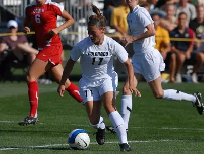 Soccer Blanks Hawai'i 2-0, Advances to Second Round