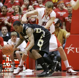 MBB Suffers Road Loss at Iowa State, 57-41