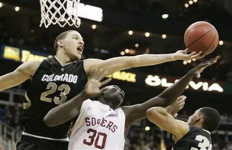 Senior guard Richard Roby