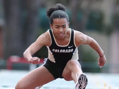 Men?s 4x200 Relay Takes Fifth