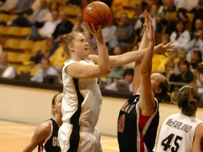 Women's Hoops Begins Sunday