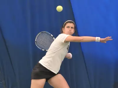 Netters Dominate Iowa State, 6-1