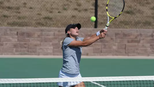 Tennis Rolls Over Oregon, 7-0