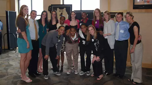 Women's Basketball Celebrates Season At Awards Banquet