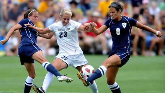 Anne Stuller battles against Northern Colorado.