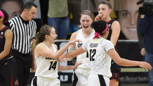 team celebration vs. washington state 2017