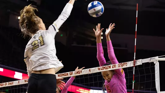 USC Women's Volleyball defeats Colorado 3-1 at Galen Center on October 1, 2023. (Drake Lee/USC Athletics)