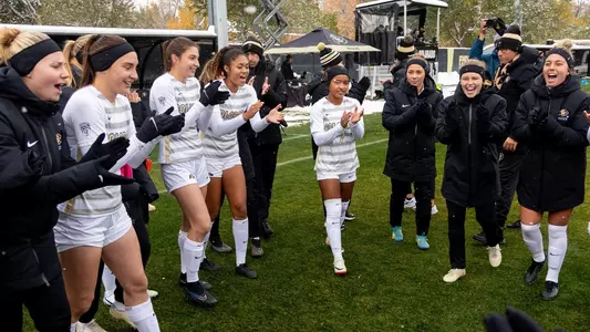 Team celebrates against Arizona State