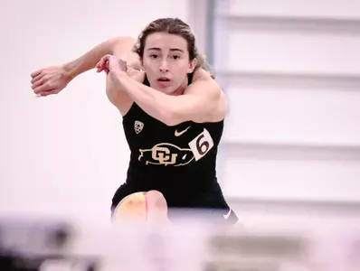 Avery McMullen breaks 60mh venue record