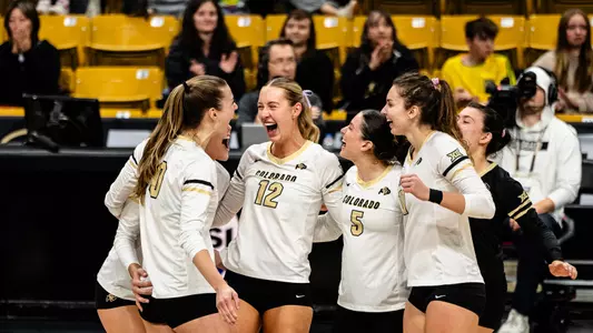 VB Buffs Celebrate vs. Cincinnati