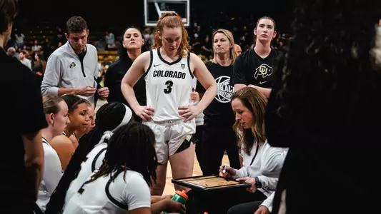 Team huddle vs Oregon State