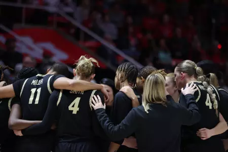 Colorado huddles at Utah