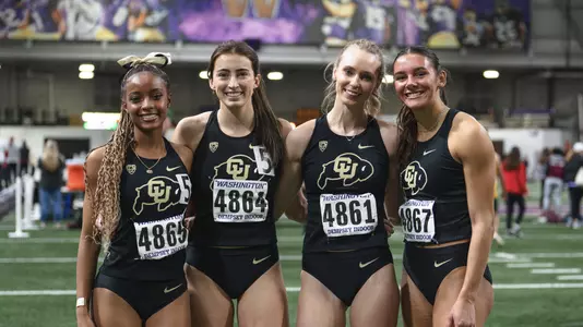 Women's 4x400 team
