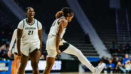 Jaylyn Sherrod & Aaronette Vonleh celebrate vs Drake