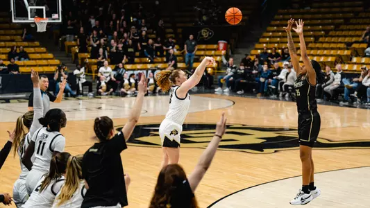 Frida Formann hits from 3 against UCF