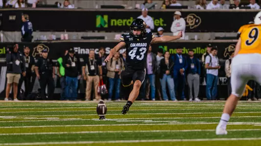 Buck Buchanan kickoff vs Wyoming