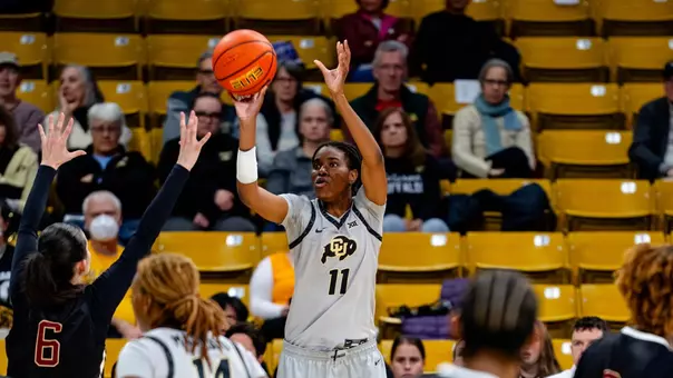 Logyn Greer Shooting a Three 2025-26