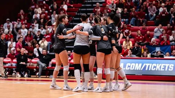 Team Huddle vs. Indiana 2025