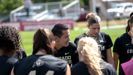 Danny Sanchez talking to the team at Wisconsin