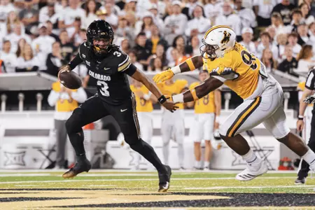 Salter avoids Wyoming defender