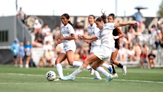 Hope Leyba scores the winner vs Houston
