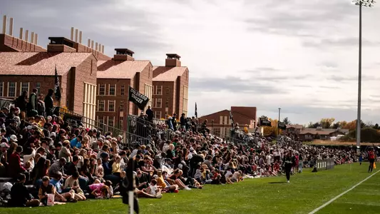 Crowd at Prentup Field