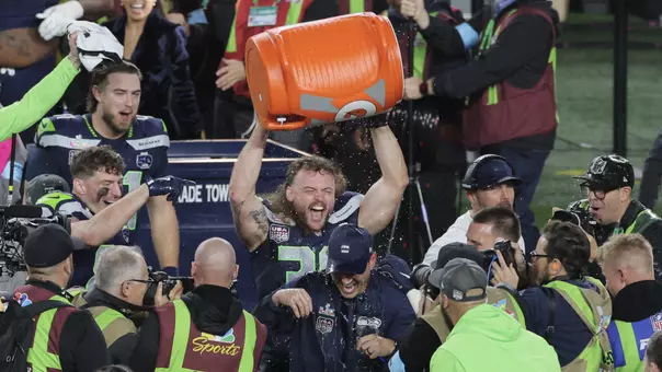 Russell Celebrates Super Bowl win