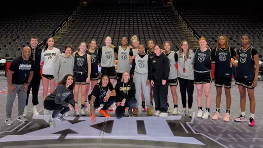 Team Photo Glass Court WBB 2025-26