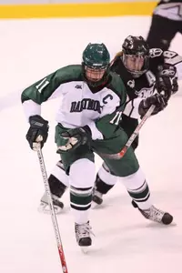 Women's Hockey Knocks Off B.C., 2-1