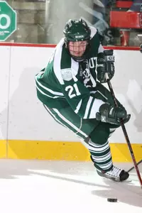 Men's Hockey Blanks Holy Cross, 4-0