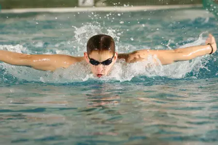 Boston College Slips Past Dartmouth Swimming and Diving, 152-148