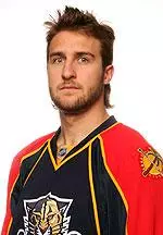 Former Men's Hockey Forward Tanner Glass Blogs About His Professional Hockey Experiences