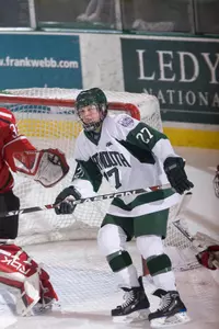 Women's Hockey Escapes Vermont After Four-Goal First Period