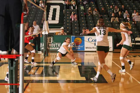 Dartmouth Volleyball Drops Five-Set Match to Yale