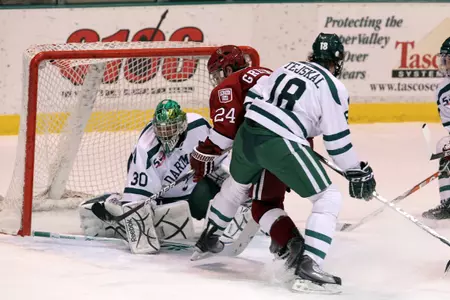 Dartmouth Men's Hockey Sweeps Harvard