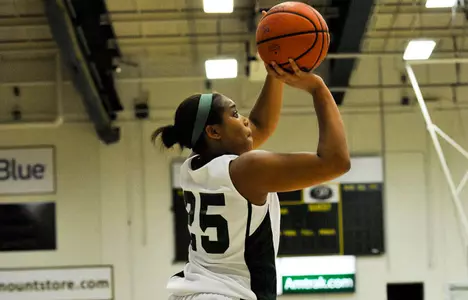 Road Woes Continue for Women's Hoops in 66-53 Loss at Yale