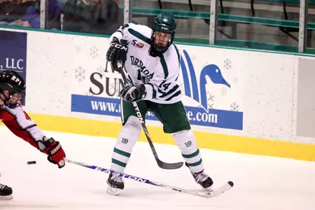 Men's Hockey Defeats Connecticut, 5-1 in Unusual Midweek Game