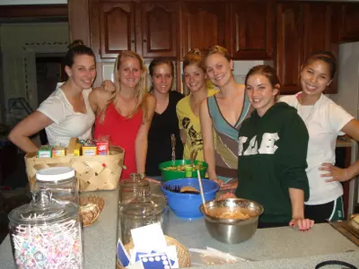 Women's Volleyball Team Cooks at David's House