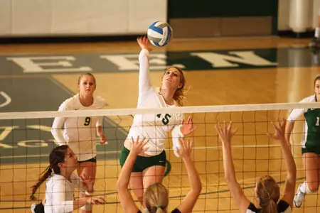 Volleyball Edged by Buffalo, 3-2 in Heartbreaker