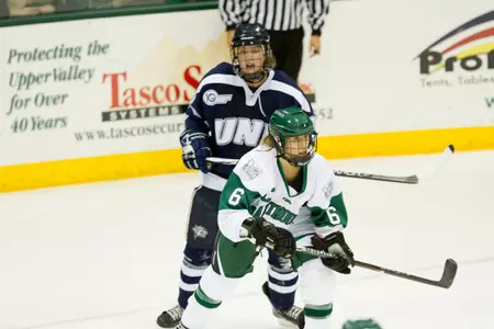 Women's Hockey Downs UNH in Home Opener